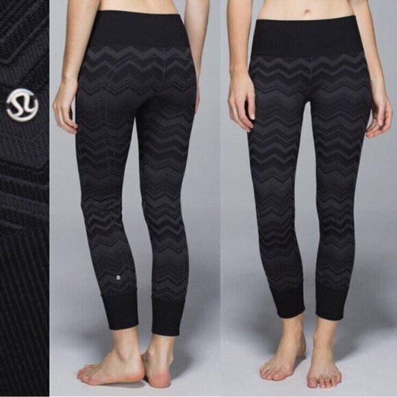 Lululemon Ebb To Street Chevron Seamless Leggings Purple Size 4 6 - Picture 1 of 7